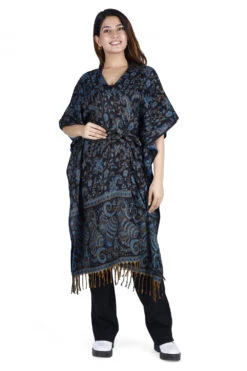 Flauschiger Kimono Mantel, Kimonokleid, Kaftan, Poncho - Blau/schwarz -Modebekleidungsgeschäft 41098 3 th 202340559x1 ago0639