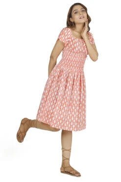 Boho Minikleid, Handbedrucktes Luftiges Sommerkleid, Baumwollkleid - Apricot -Modebekleidungsgeschäft 51420 3 29 2023403 ago0364