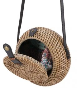 Geflochtene Handtasche, Korbtasche, Rattantasche, Balitasche Rund - Modell 5 - 20x20x7 Cm Ø20 Cm 7 Geflochtene Handtasche, Korbtasche, Rattantasche, Balitasche Rund - Modell 5 - 20x20x7 Cm Ø20 Cm -Modebekleidungsgeschäft tisy 18 bali taschen und bekleidung 27